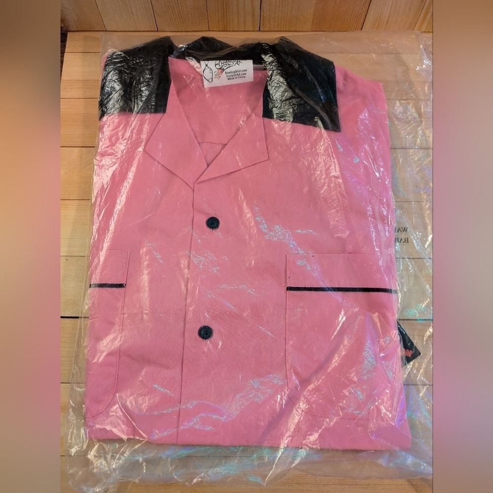 Crusing Pink Bowling Shirt with Black Accents Size Sm Nwt